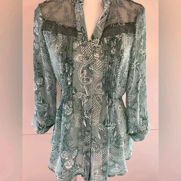 Gorgeous tunic blouse - Picture 1 of 10